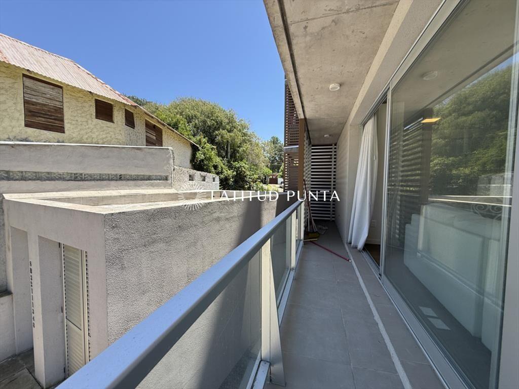 Apartamento en Pinares, Parada 25