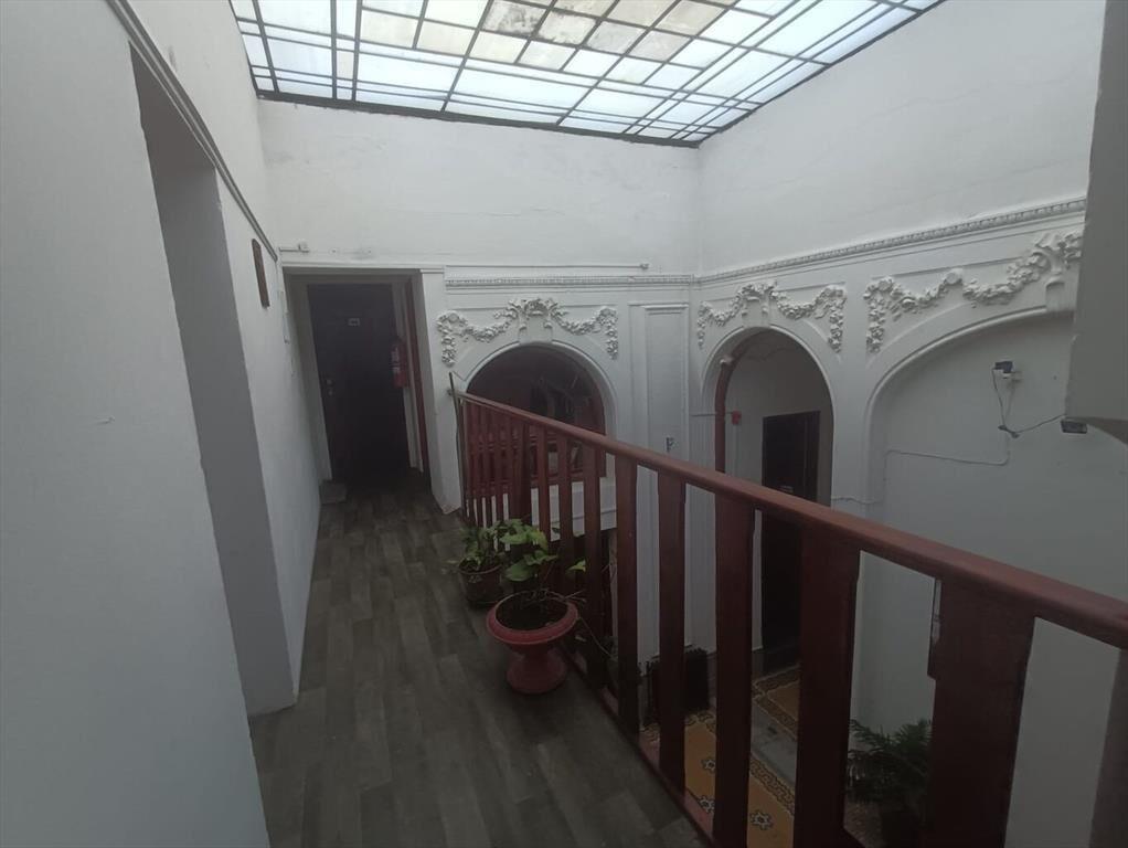Edificio de gran presencia en gran punto del Centro de Mont