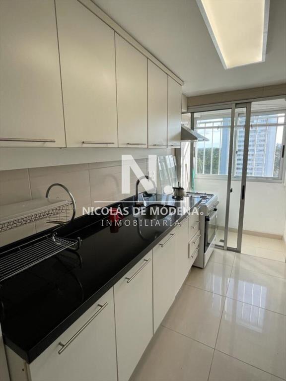 Apartamento con buena iluminacion en Roosevelt