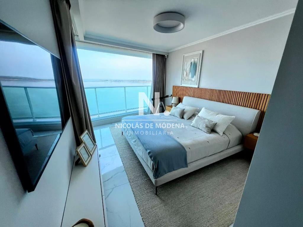 Apartamento en venta 4 dormitorios en Playa Punta