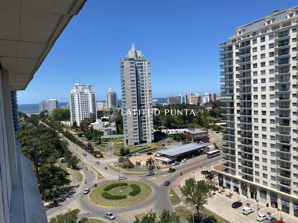 Apartamento en Roosevelt, 3 dormitorios más
