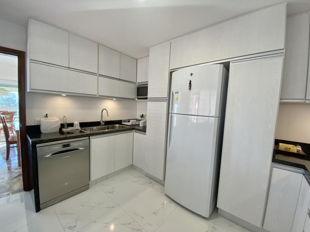 VENTA APARTAMENTO 4 DORMITORIOS, MALECON IV- PUNTA DEL ESTE