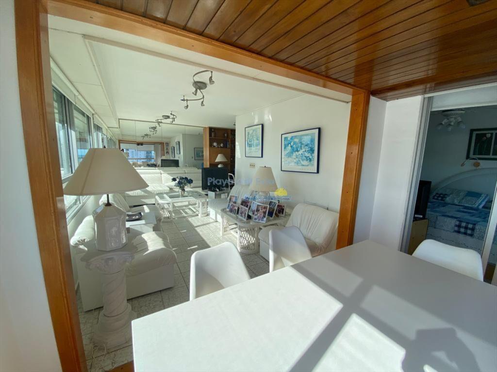 Apartamento en Venta de 3 dormitorios en Punta ,