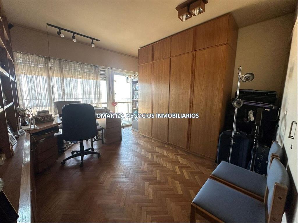 Venta apartamento 4 dormitorios Pocitos, sobre Rambla con e