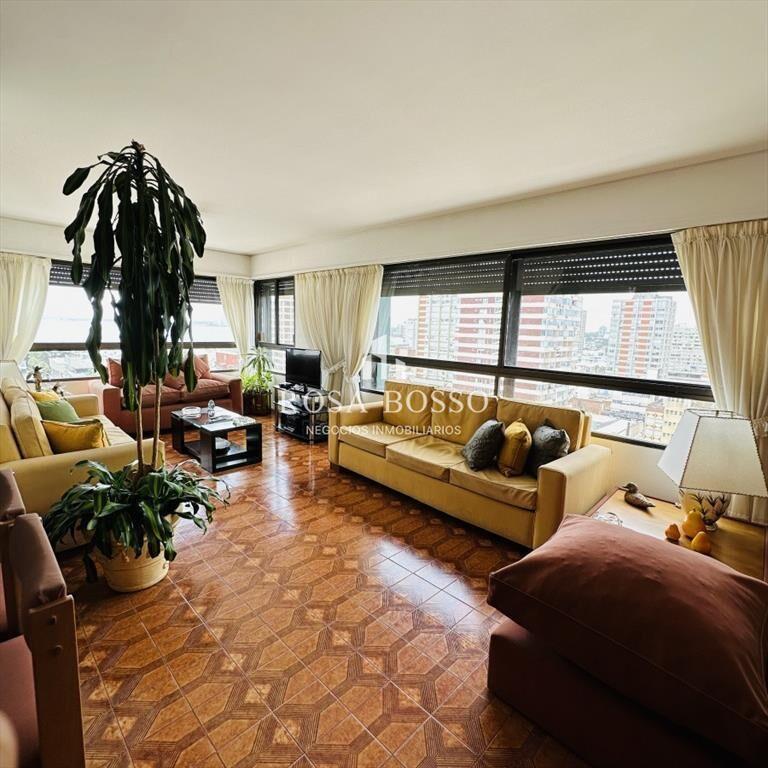 Venta y alquiler de apartamento de 3 dormitorios en Punta d