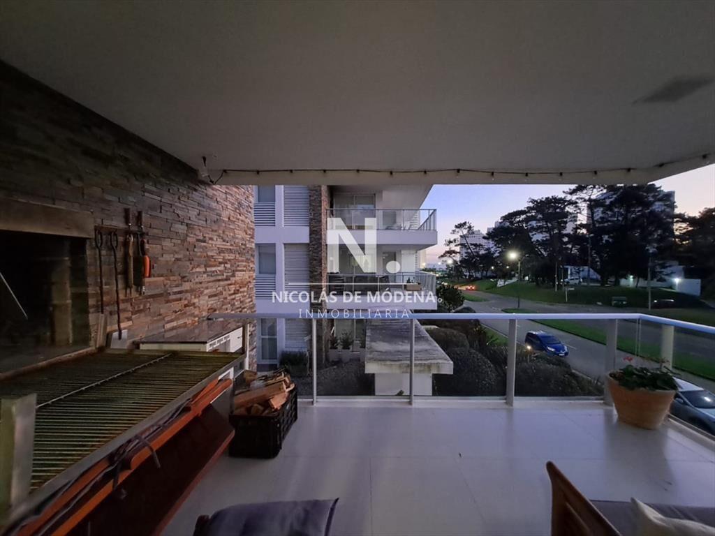 Departamento 2 dormitorios en venta en complejo