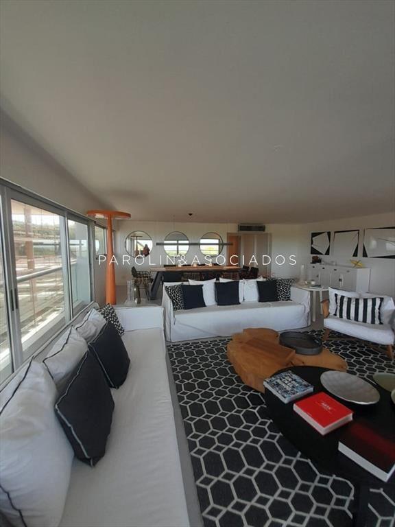 Apartamento en venta en Brava primera linea al