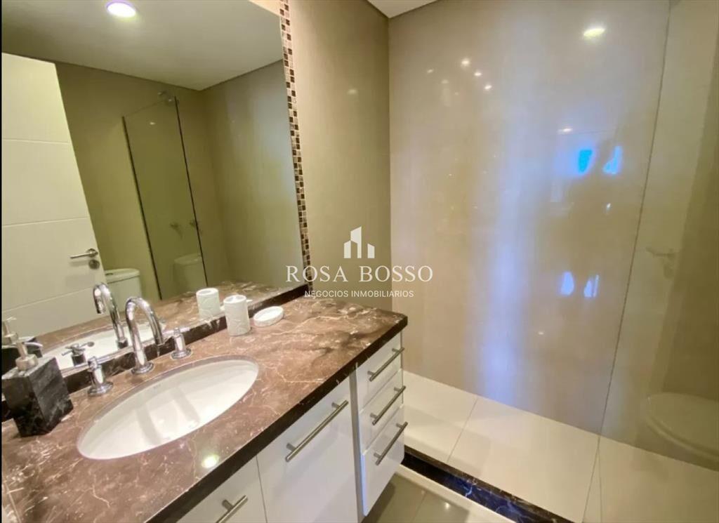 Apartamento Venta 3 dormitorios y dependencia del