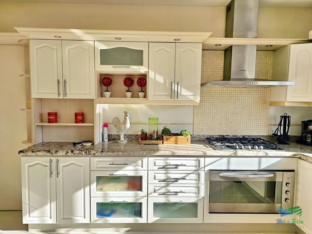 En venta casa de 5 dormitorios con piscina en del