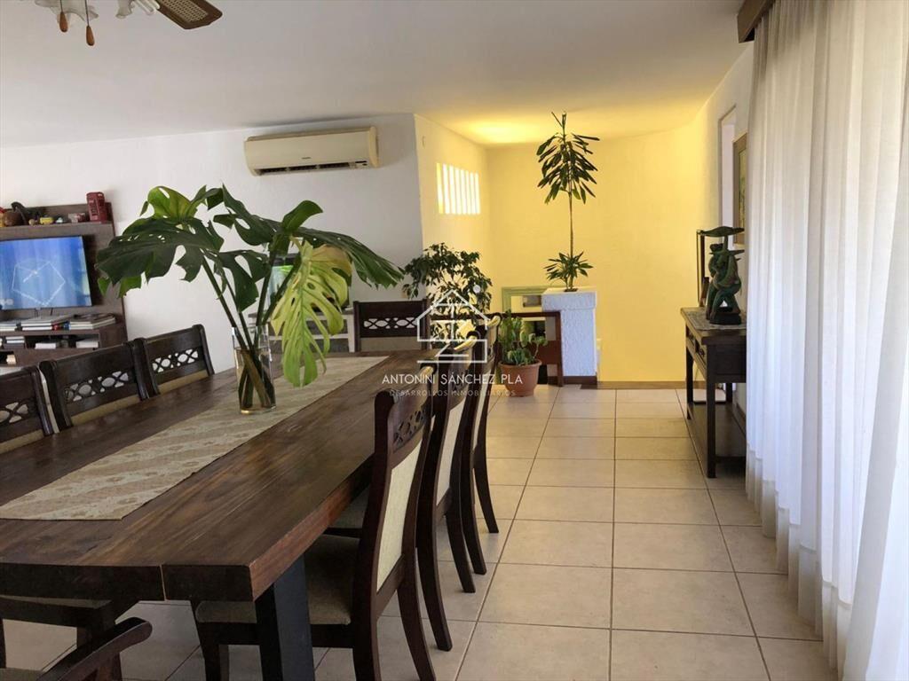 CASA EN MANSA CERCA DEL MAR CON PISCINA