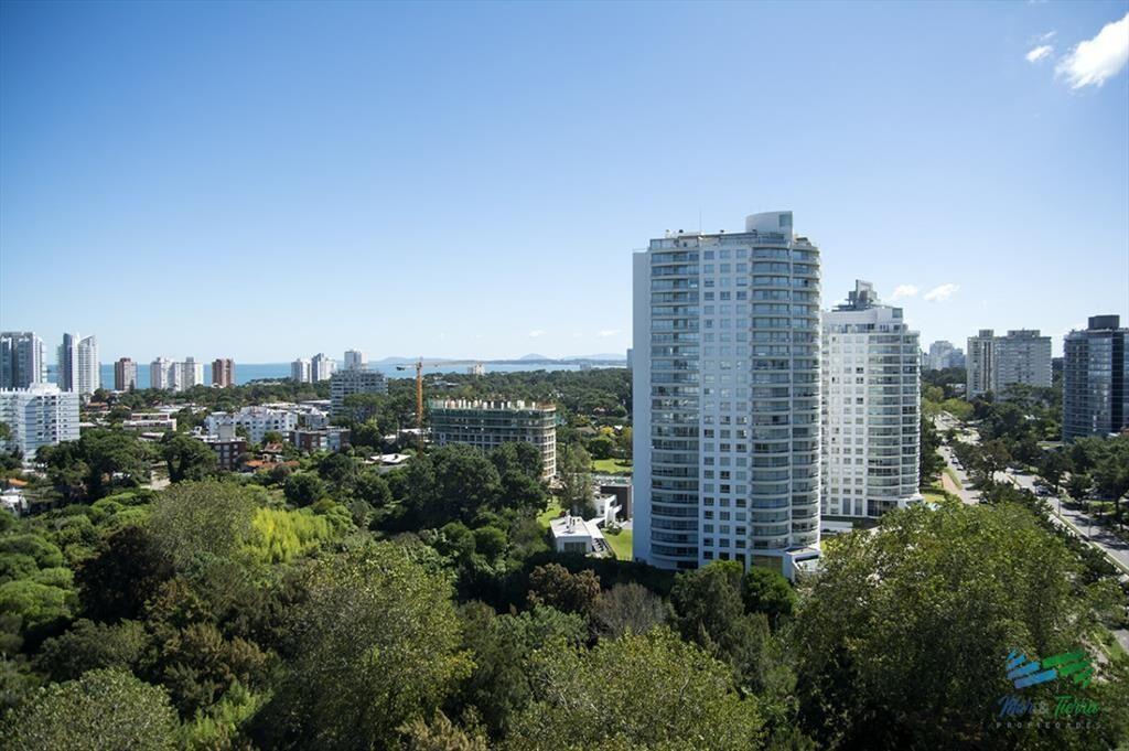 En venta Apartamento de 4 Dormitorios Penthouse en Brava Pu