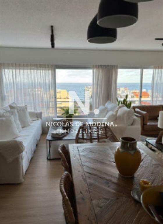 En Peninsula, apartamento de 3 dormitorios