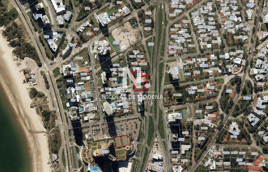 Lote en excelente ubicación sobre Av Boulevard