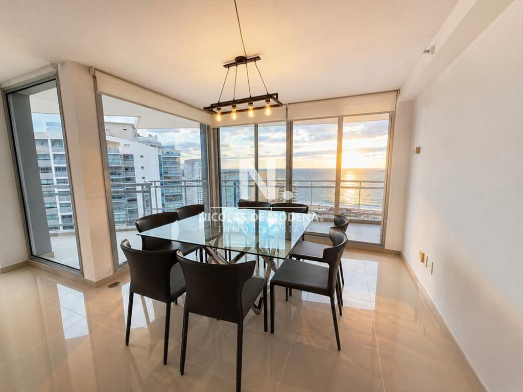 En venta apartamento de 3 dormitorios con vista