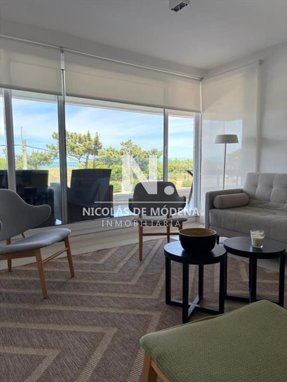 Hermoso apartamento de 3 dormitorios ubicado en primera lin