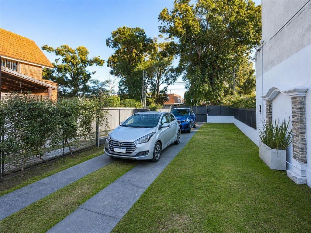Venta Casa, 5 dormitorios, gran jardín, parrillero | Carras