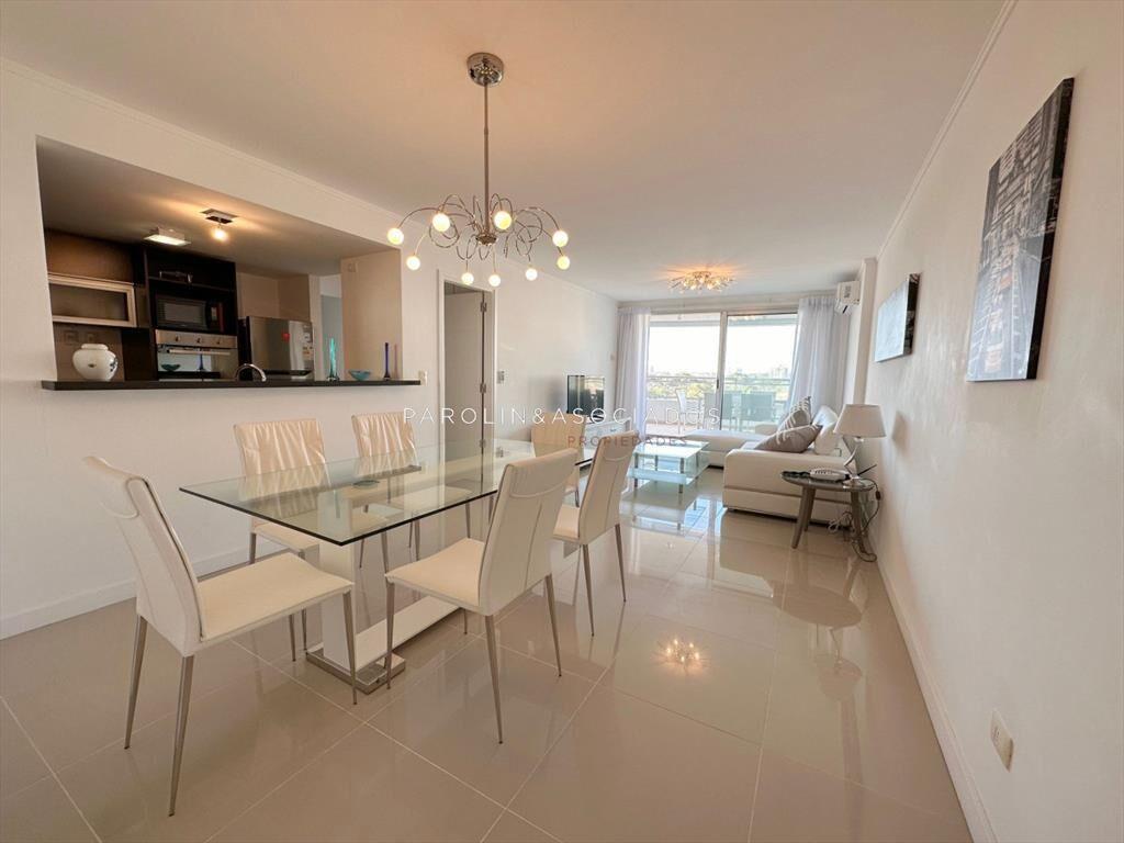 Apartamento de 3 dormitorios en venta en Edificio