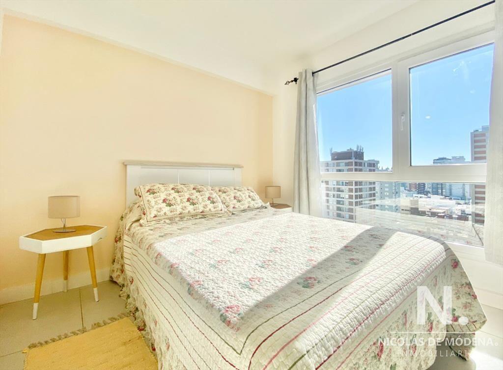 Apartamento de dos dormitorios en alquiler anual, Punta del