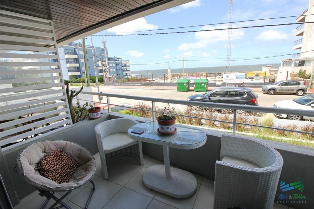 Apartamento de 2 dormitorios en venta con vista