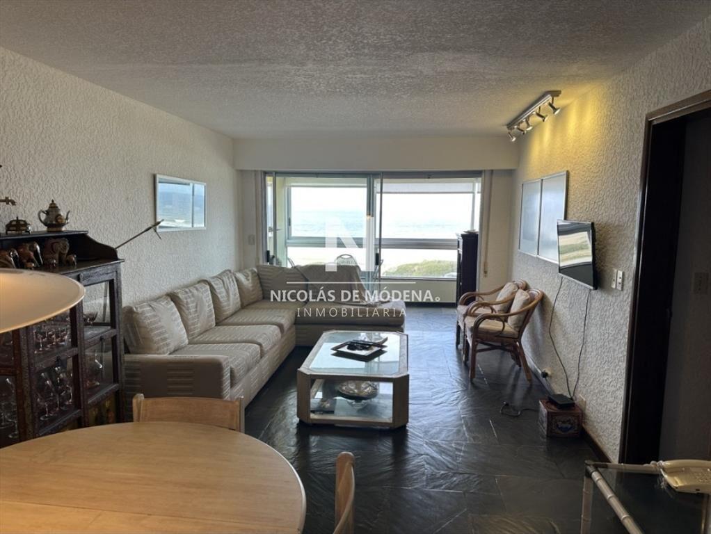 En venta apartamento de 2 dormitorios en Brava,