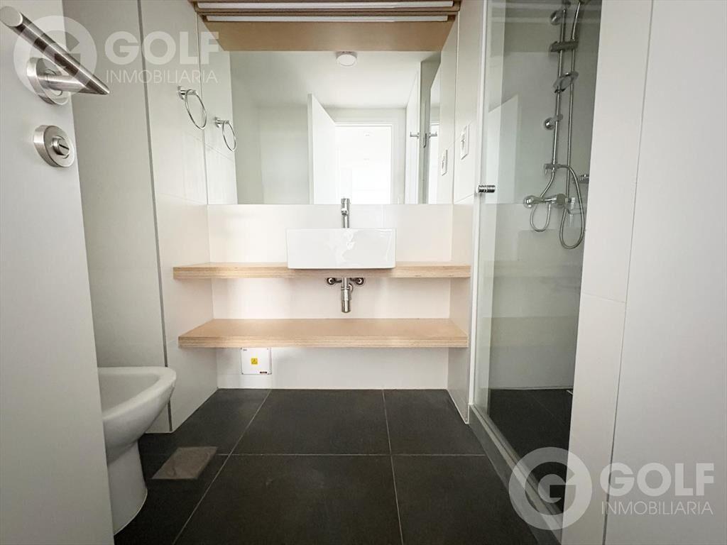 Venta con renta de apartamento 2 dormitorios en Cordón