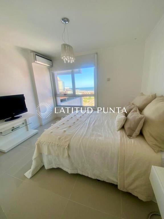 Apartamento 2 dormitorios y medio. Brava