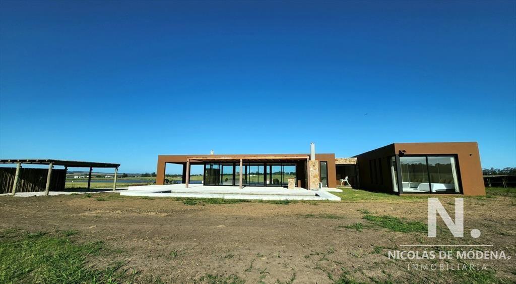 Excelente casa en Venta, barrio privado
