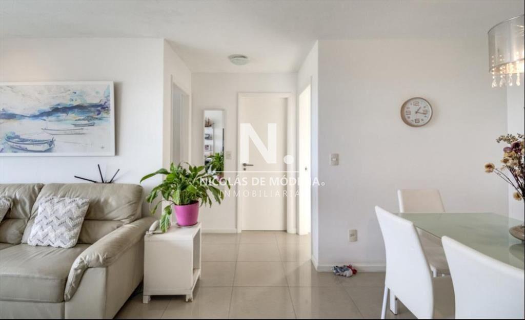 En venta apartamento de 2 dormitorios en Jardines