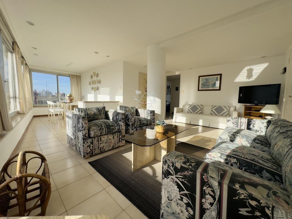 Apartamento en venta, dos dormitorios, 2 baños, peninsula.