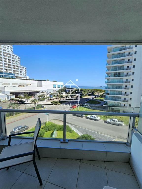 Venta Apartamento 3 dormitorios zona enjoy punta