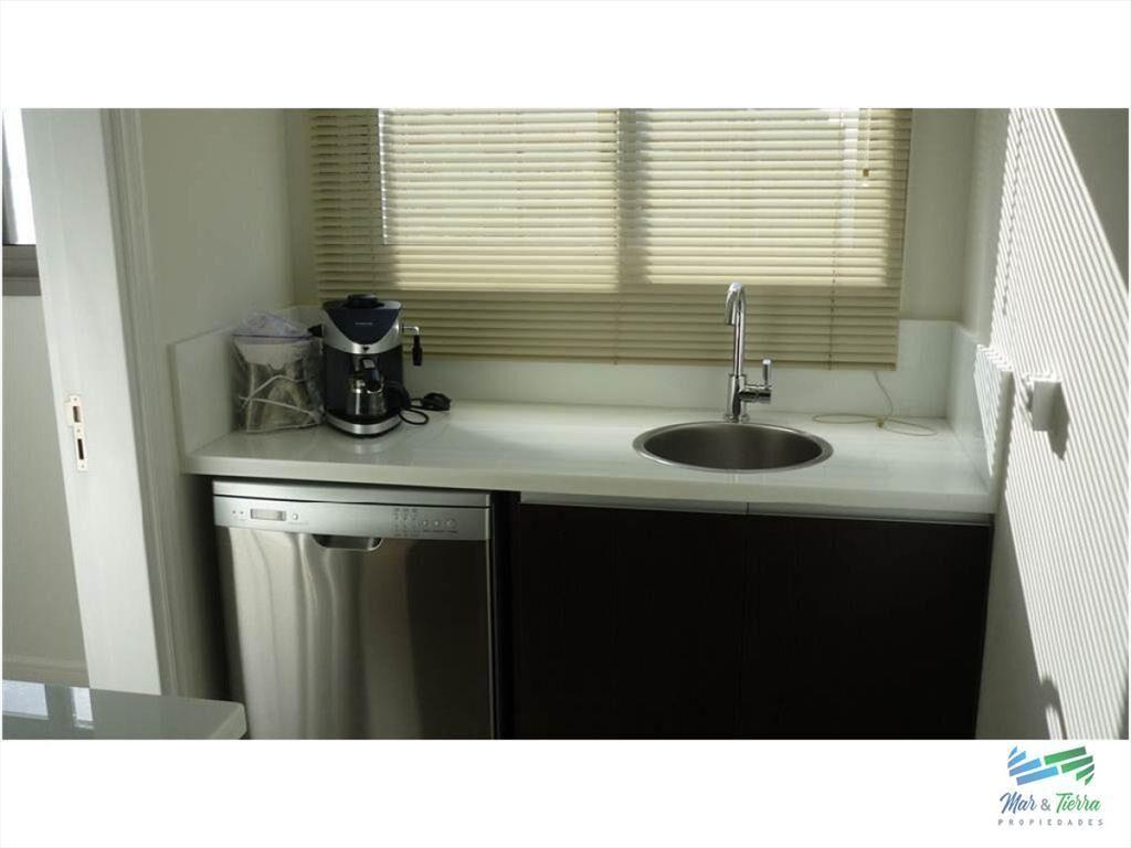 Apartamento en Brava, 3 dormitorios *