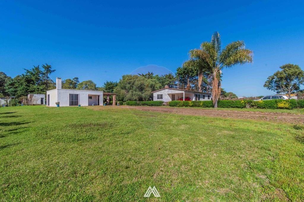 Venta de campo 3,5Ha. sobre Ruta 87 con dos casas.