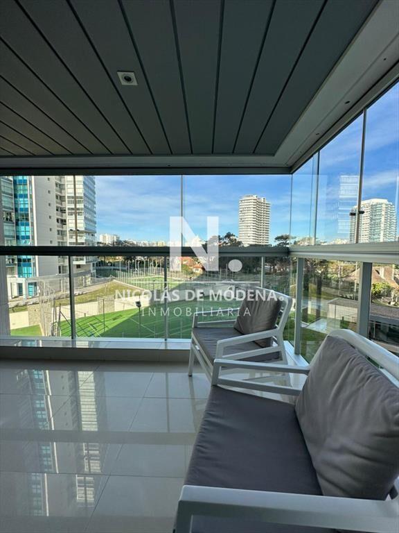 En venta apartamento de 2 Dormitorios en Punta