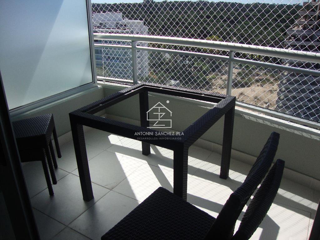 APARTAMENTO EN TORRE CON TODOS LOS SERVICIOS. A METROS DE P