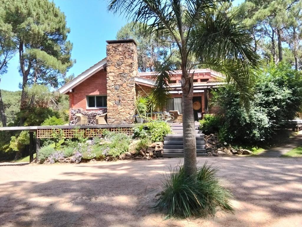 Casa en Punta Ballena, Club del Lago