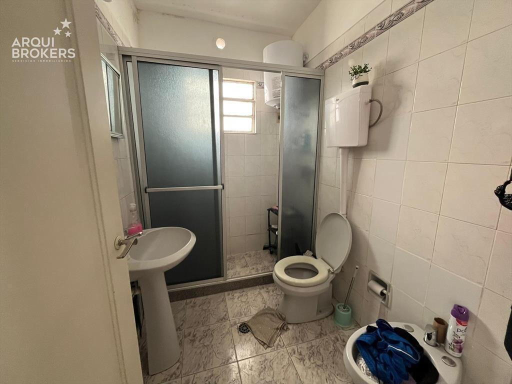 Apartamento de dos dormitorios en venta con renta en Tres C