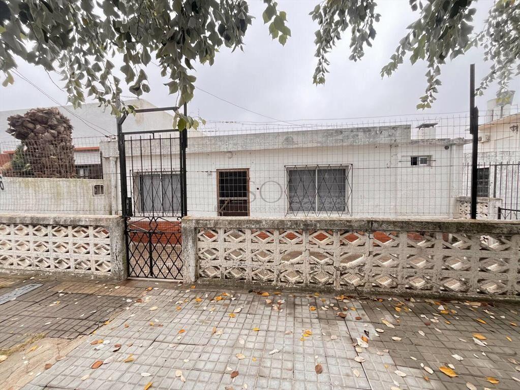 Venta casa 2 dormitorios y deposito en cerro