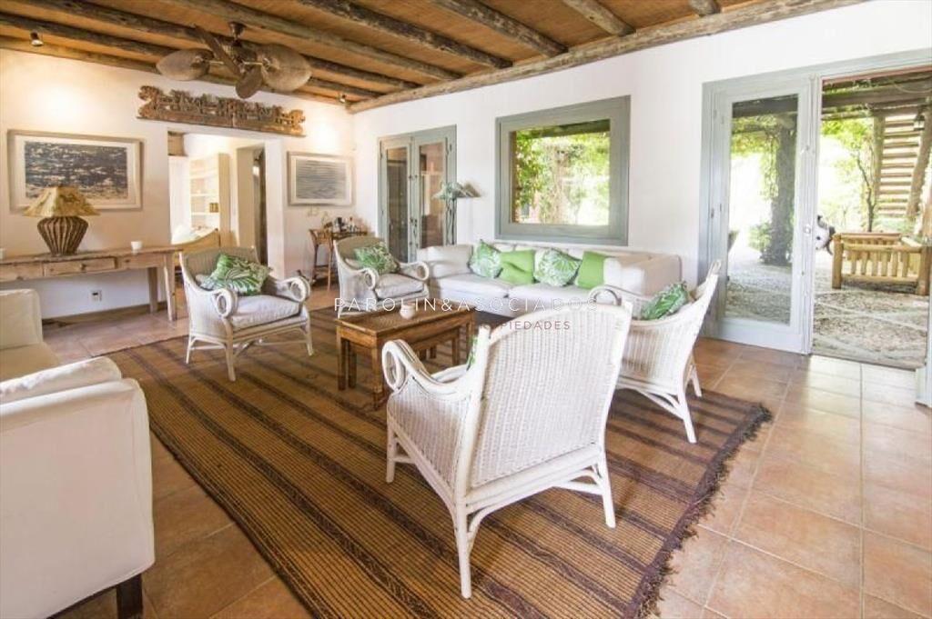 CASA DE 9 DORMITORIOS EN LA BARRA, PUNTA DEL