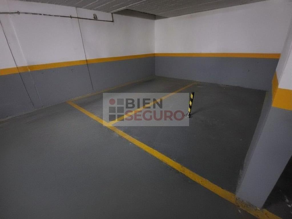 Oportunidad. Paquete de 10 garajes fijos en venta en Puerto