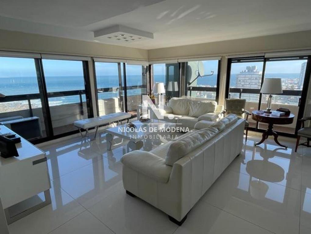 Vende apartamento en Península - Punta del Este