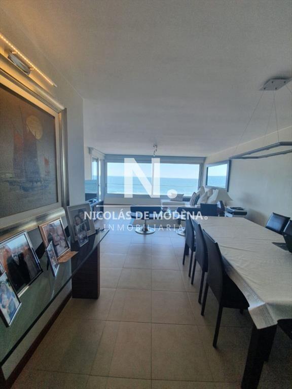 Departamento en venta frente al mar.