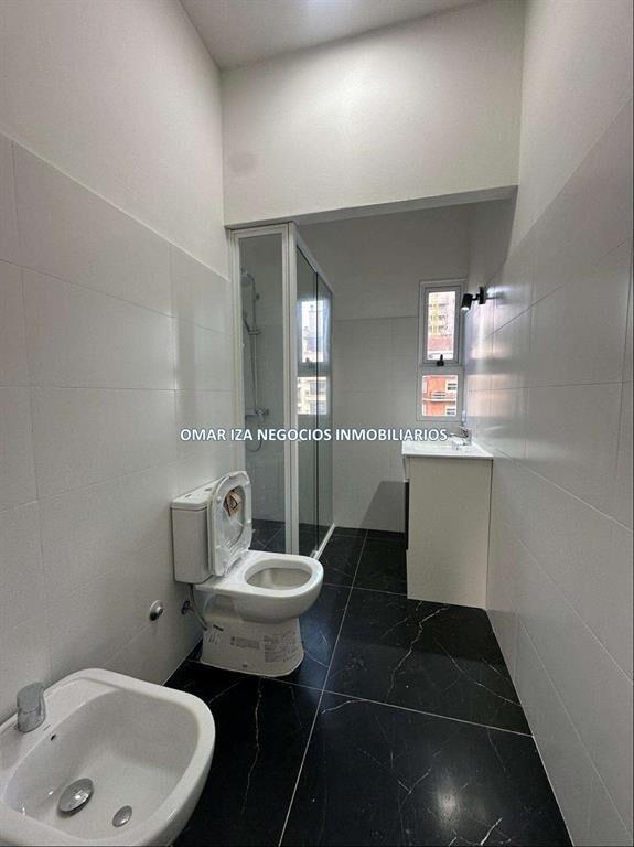 Alquiler casa sobre Rambla en Buceo, ideal empresa o uso co