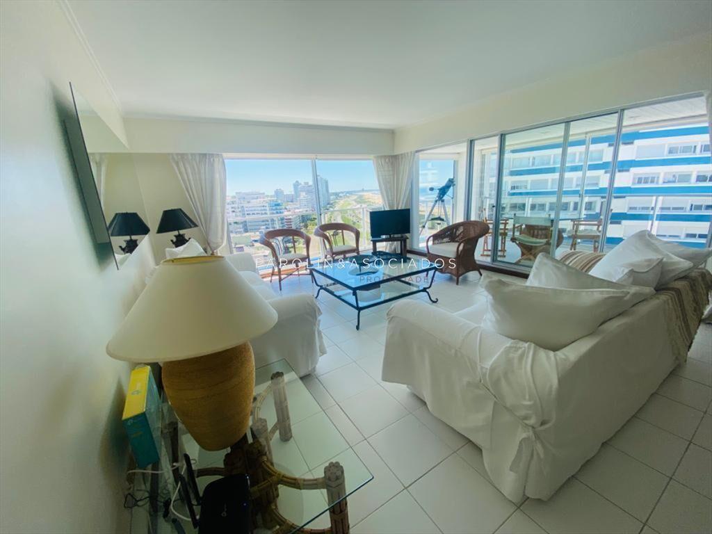 Apartamento de 3 dormitorios en Terrazas de Villa