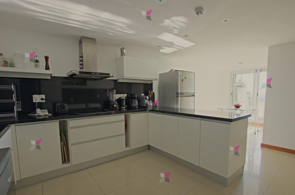 Apartamento de 3 dormitorios en torre de categoría - Prime