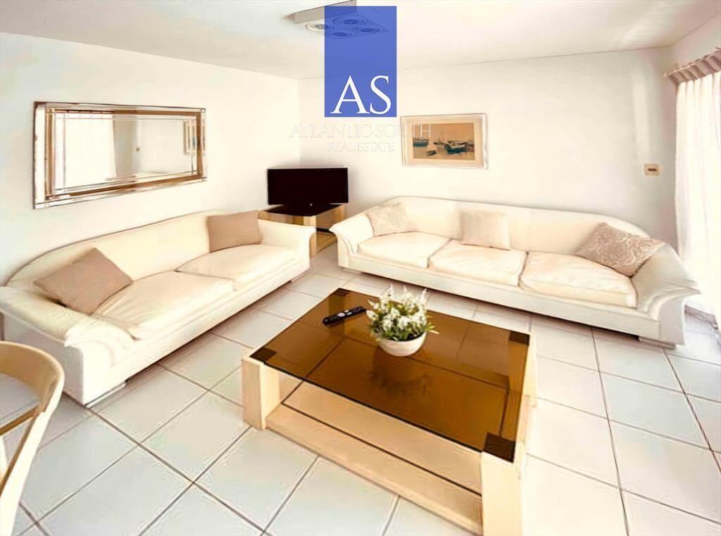 Apartamento de 2 dormitorios con vista al mar y