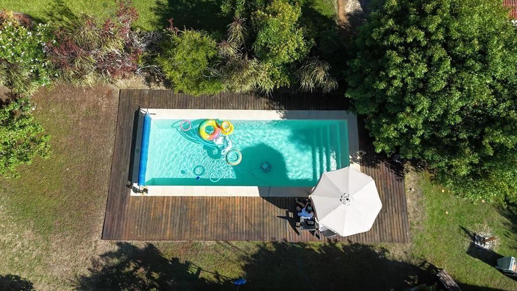 Venta amplia Casa 3 dormitorios con piscina y parrillero a