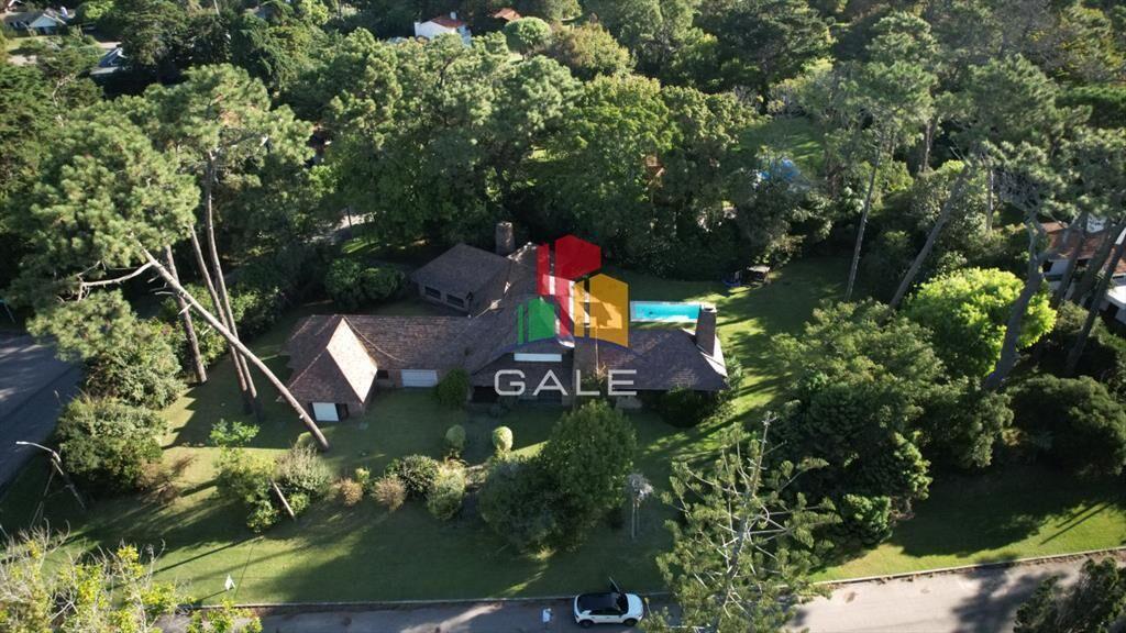 Hermosa mansión en Golf de 6 dormitorios , Punta