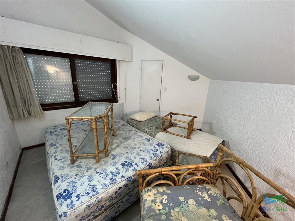 En venta casa 5 dormitorios y piscina, Cantegril,