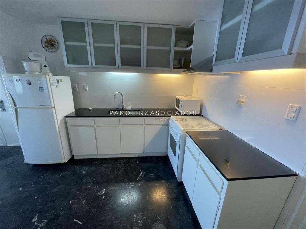 Apartamento en primera línea en edificio Malecón, Punta d