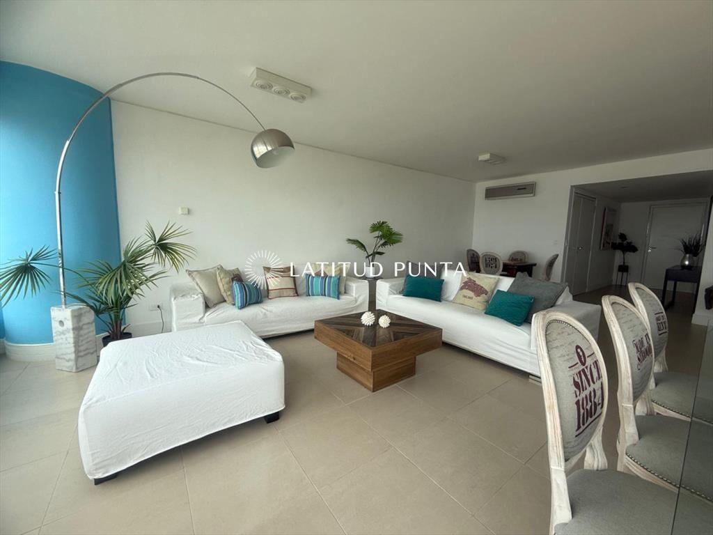 Apartamento esquinero en Le Parc, 3 suites más